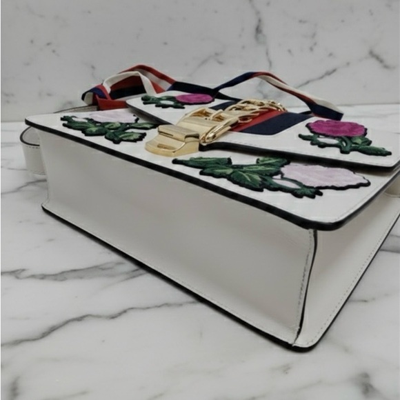Gucci Sylvie Medium Floral Shoulder Bag - Luxury Valentine's Gift 🎁 ❤️ - Picture 5 of 8